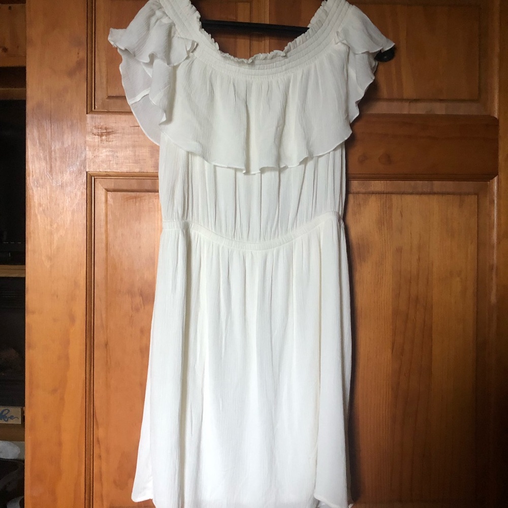 BUNDLE 7 DRESSES FOR $30 Express Medium Dress. Worn once Ivory